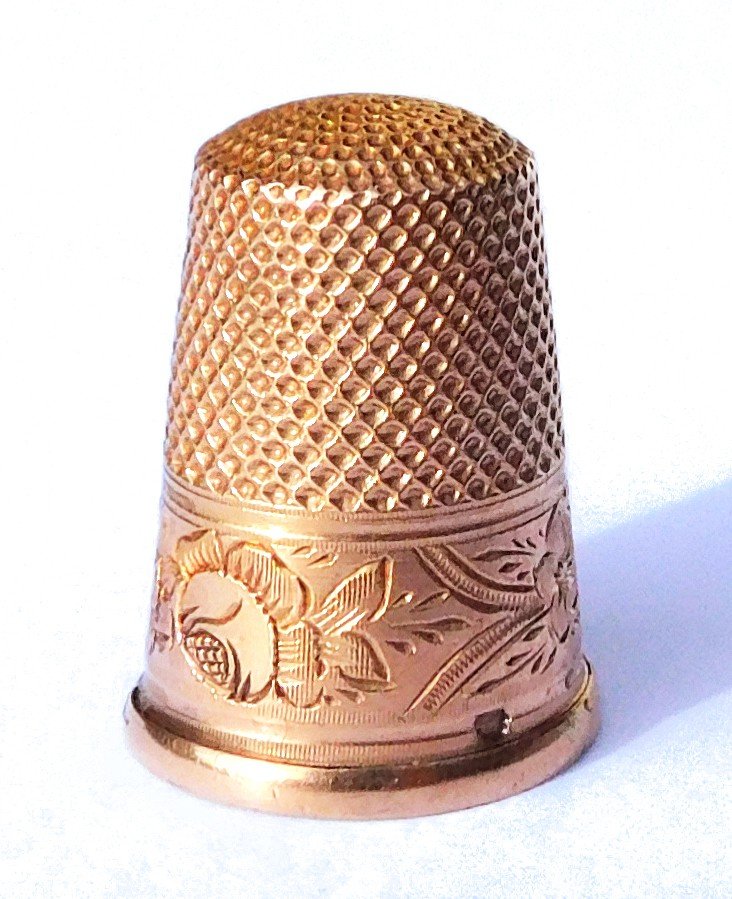 Small Sewing Thimble In 18 Carat Solid Gold For Little Girl Late 19th Century 
