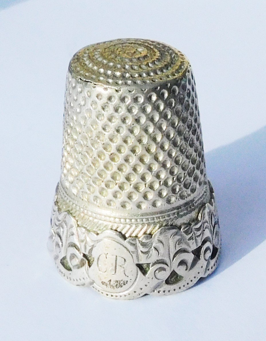 Limp Box Thimble Holder In Pearl Sandblasted Silver Thimble Early 20th Century-photo-4