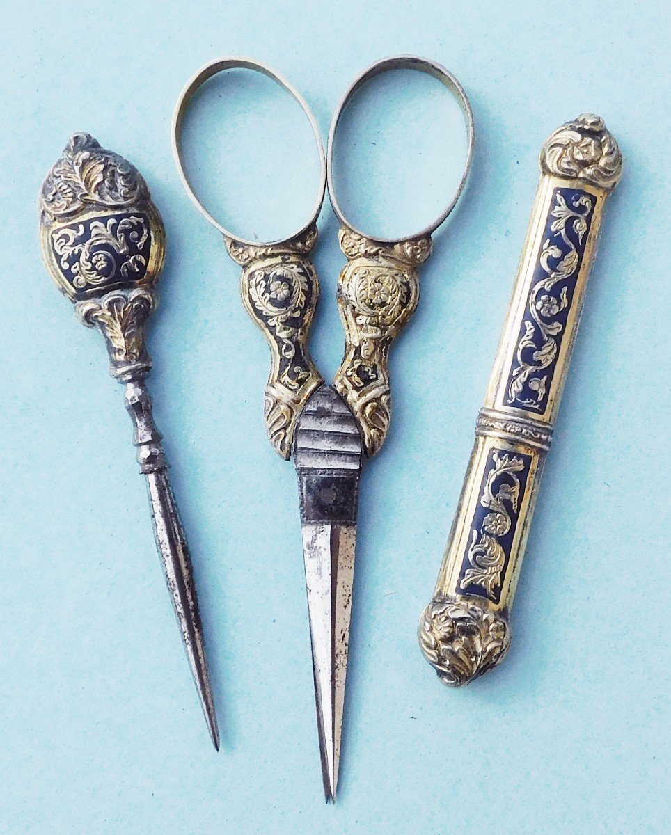 Charles X Enameled Silver Vermeil Sewing Kit, 19th Century, Scissors, Needle Case-photo-3