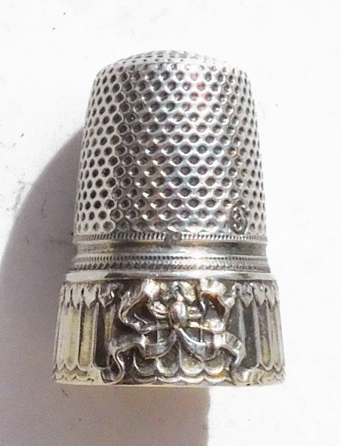 Nécessaire De Couture Fin XIXe  Argent Massif Ciseaux à Broder Dé à Coudre étui à Aiguilles-photo-1
