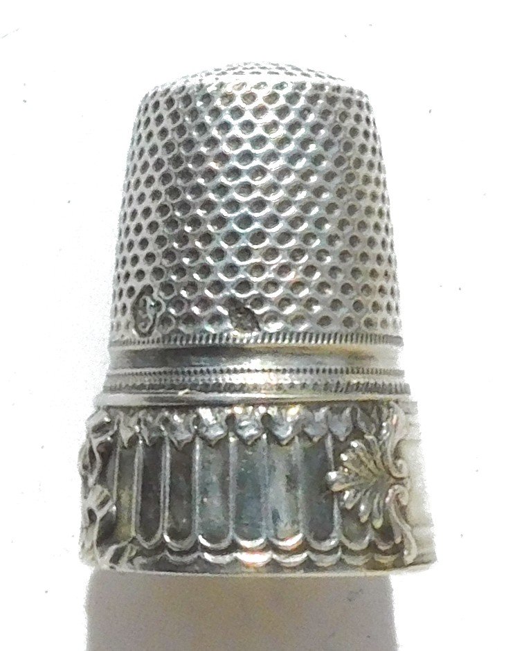 Nécessaire De Couture Fin XIXe  Argent Massif Ciseaux à Broder Dé à Coudre étui à Aiguilles-photo-2
