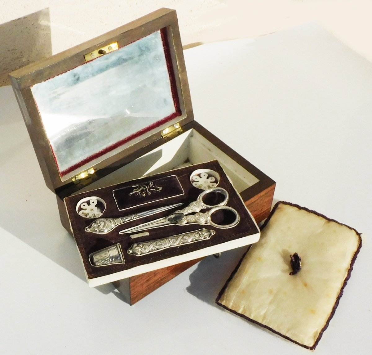 Charles X Sterling Silver Inlaid Sewing Kit Box Scissors Thimble Case -photo-3