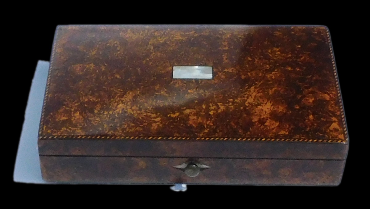 coffret nécessaire de couture ancien en or début XIXe ciseaux cygne dé coudre-photo-7