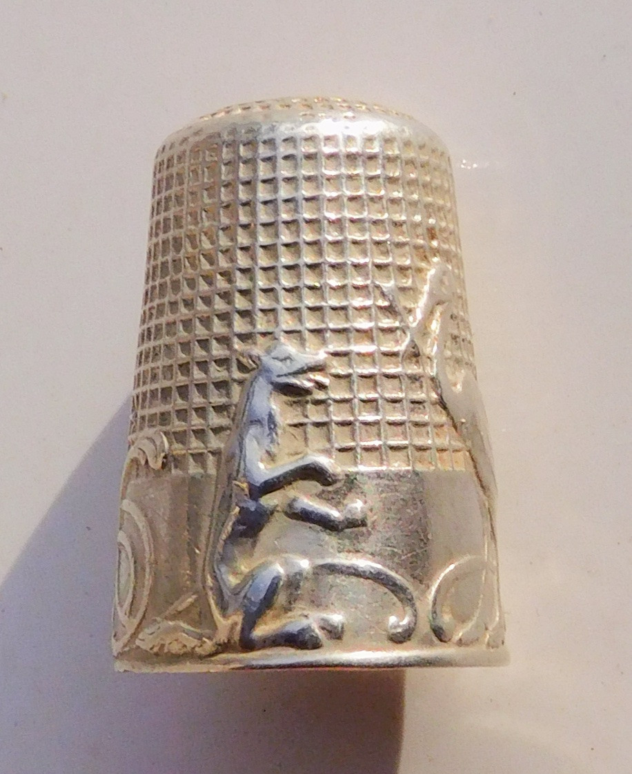 Dé à coudre en argent Massif fable de la Fontaine "le Renard e la cigogne" début XXe-photo-2