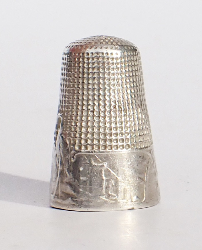 dé à coudre en argent massif fable de la Fontaine le renard et la cigogne début XXe -photo-2