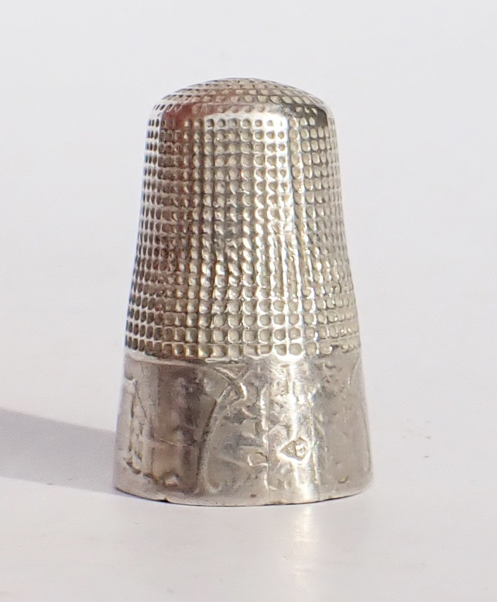 dé à coudre en argent massif fable de la Fontaine le renard et la cigogne début XXe -photo-3