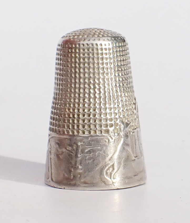 dé à coudre en argent massif fable de la Fontaine le renard et la cigogne début XXe -photo-1