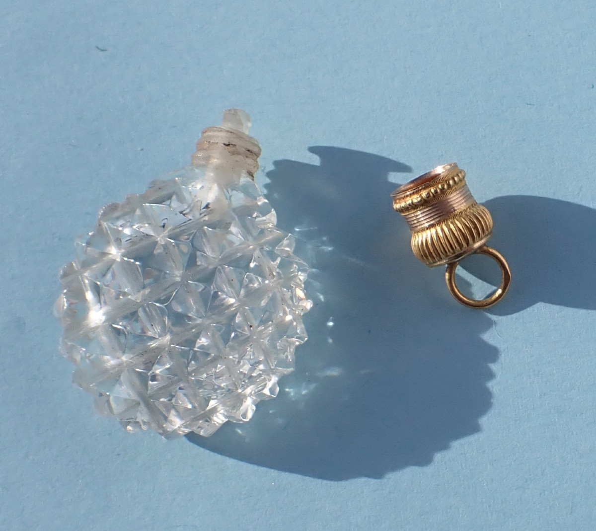 Crystal Salt Cellar With 18-karat Solid Gold Stopper, Sewing Kit, Early 19th Century-photo-2