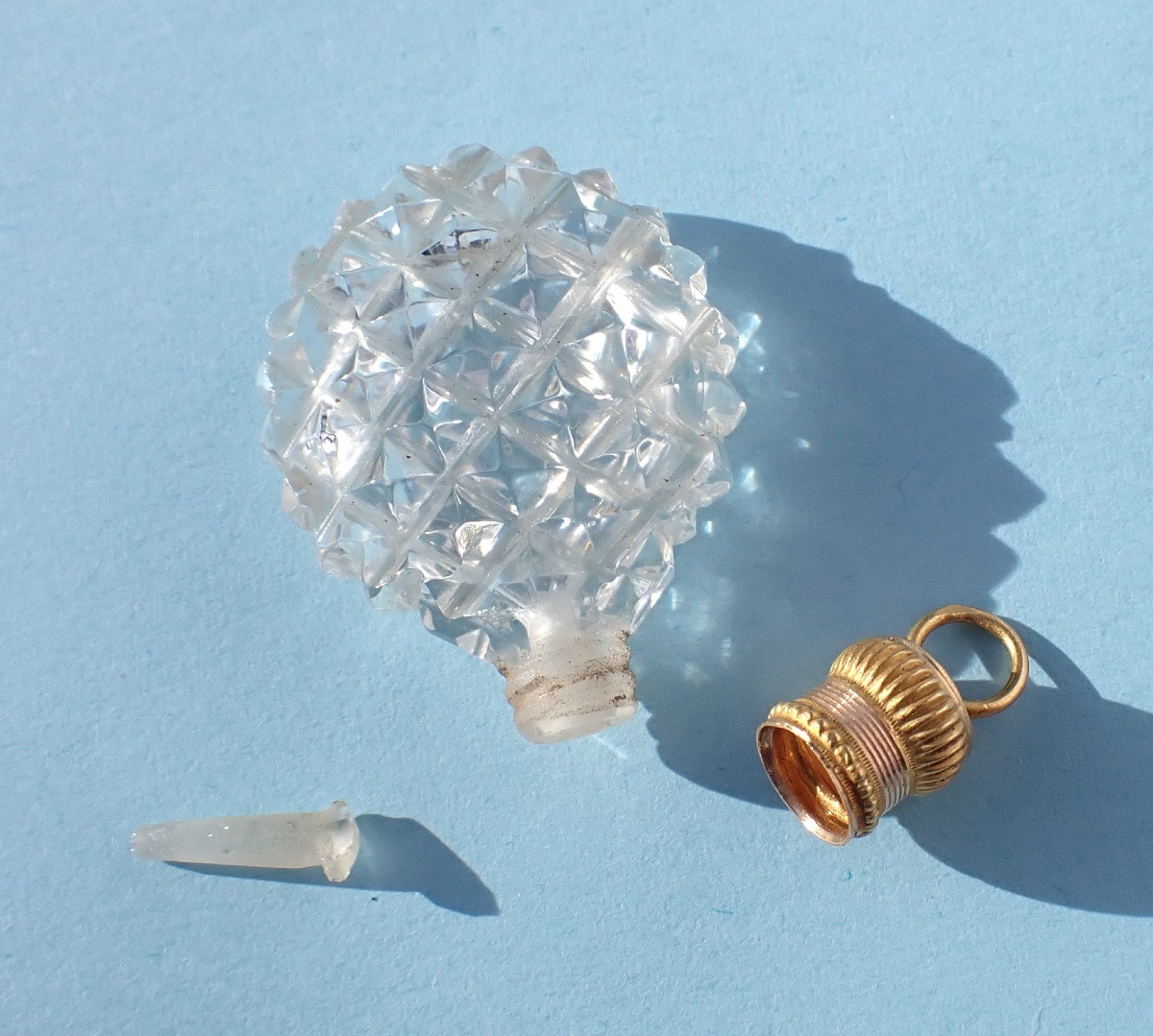 Crystal Salt Cellar With 18-karat Solid Gold Stopper, Sewing Kit, Early 19th Century-photo-3