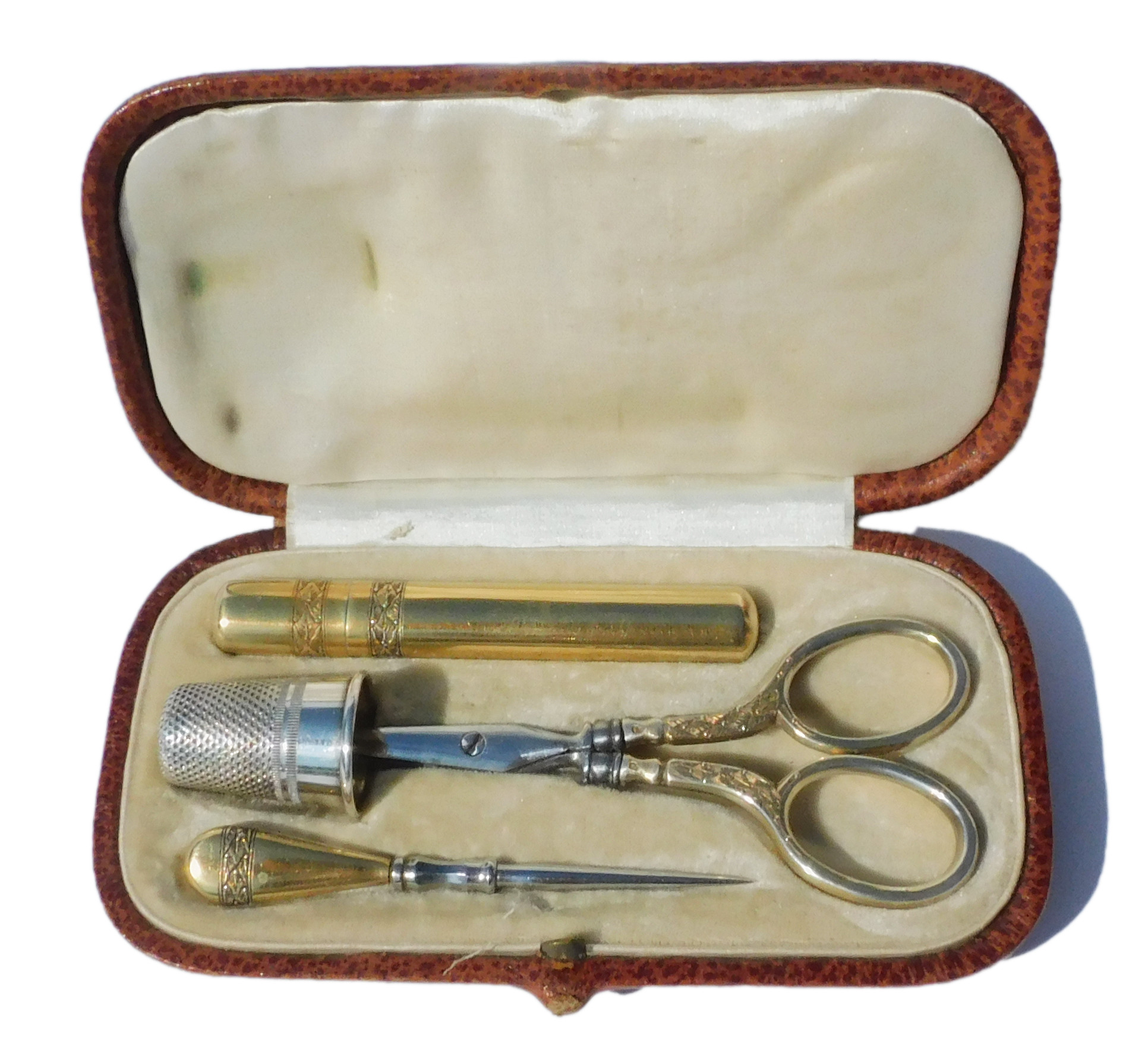 ANCIEN NECESSAIRE DE COUTURE VERMEIL ARGENT MASSIF fin XIXe début XXe ciseaux-photo-3