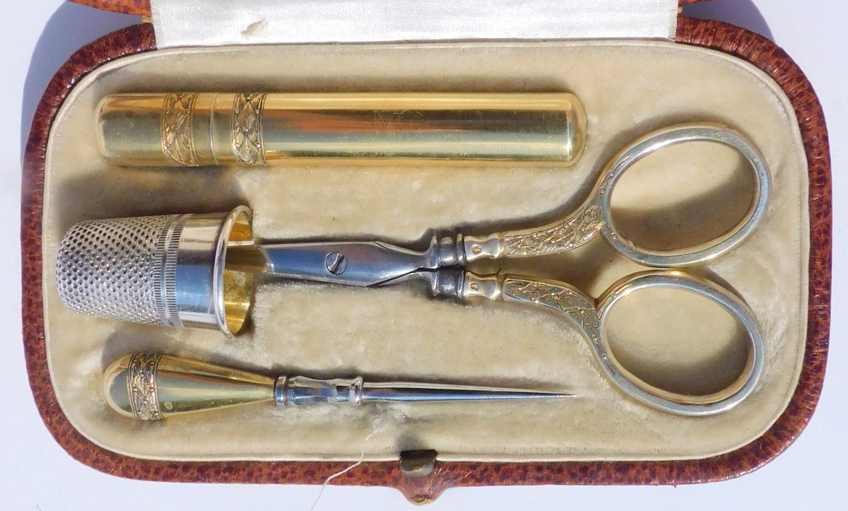 ANCIEN NECESSAIRE DE COUTURE VERMEIL ARGENT MASSIF fin XIXe début XXe ciseaux-photo-4