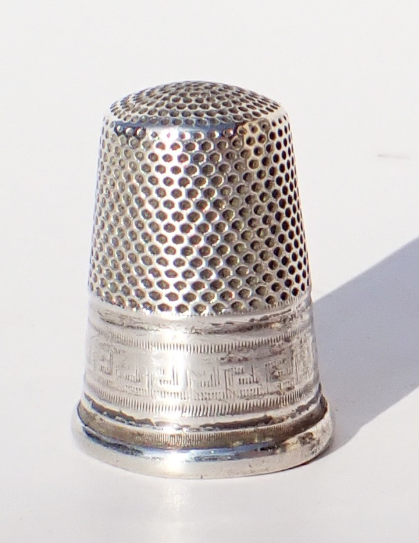 Small Sewing Kit: Scissors, Little Monster, Thimble, Antique Solid Silver, 19th Century, Boxed-photo-4