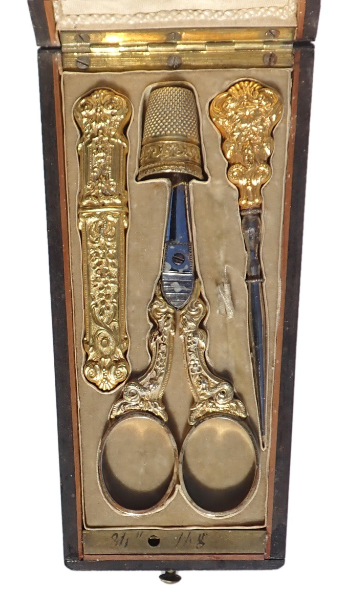 Nécessaire de couture en vermeil coffret marqueté XIXe Napoléon III ciseaux dé à coudre -photo-3