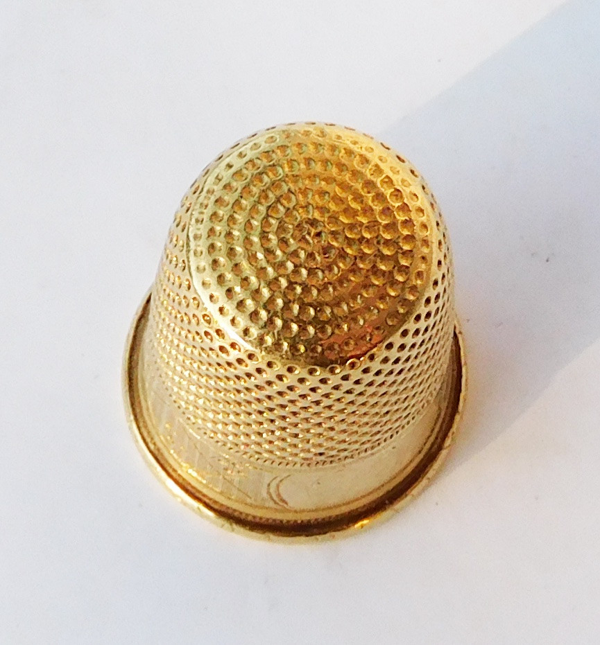 Solid 18-karat Gold Thimble, Late 19th/early 20th Century, Sewing Kit-photo-1