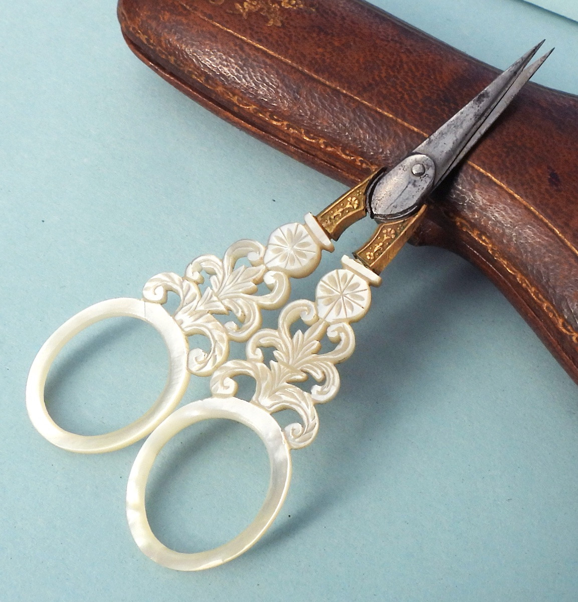 Pair Of Mother-of-pearl Embroidery Scissors, Early 19th Century, Palais Royal, Sewing Kit-photo-4