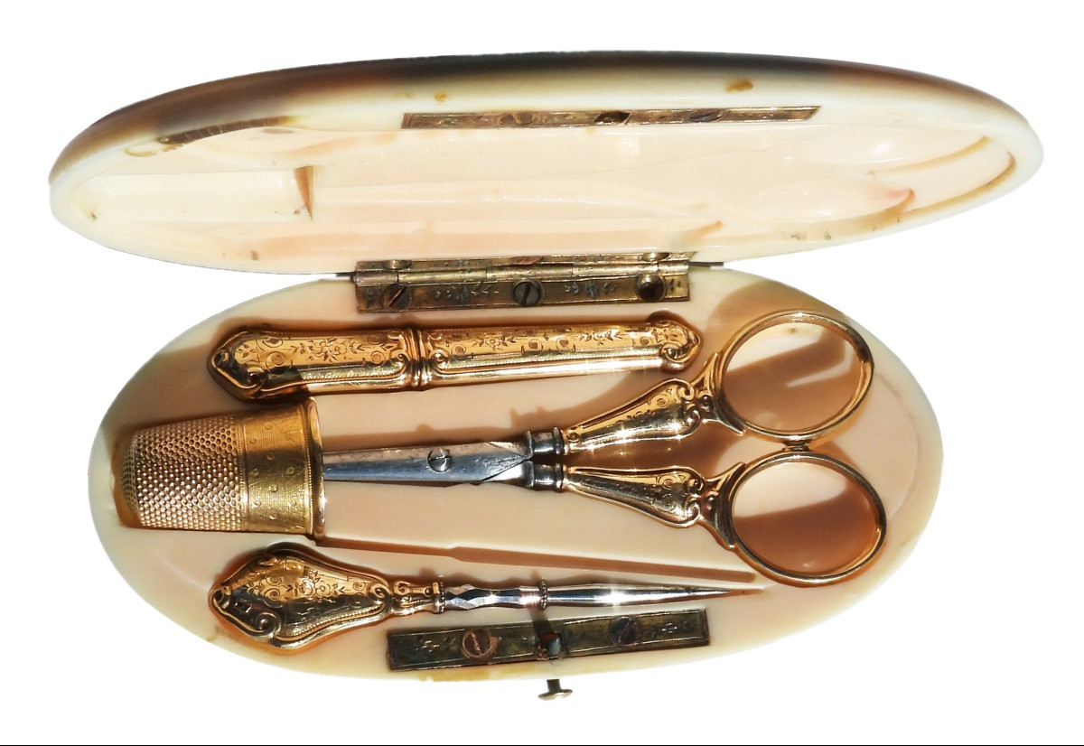 18-karat Solid Gold Sewing Kit, Late 19th Century, Napoleon III Period: Scissors, Thimble-photo-2