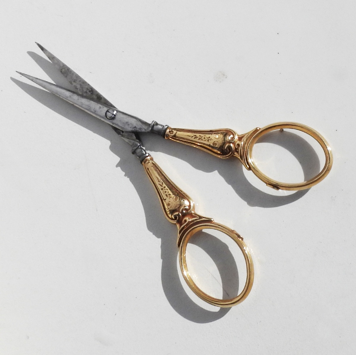 18-karat Solid Gold Sewing Kit, Late 19th Century, Napoleon III Period: Scissors, Thimble-photo-4