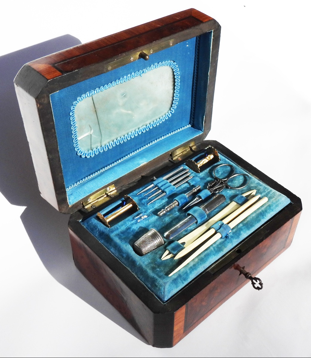 Marquetry Box, Sewing Kit, Steel Scissors, Thimble, Crochet Hook, 19th Century-photo-3