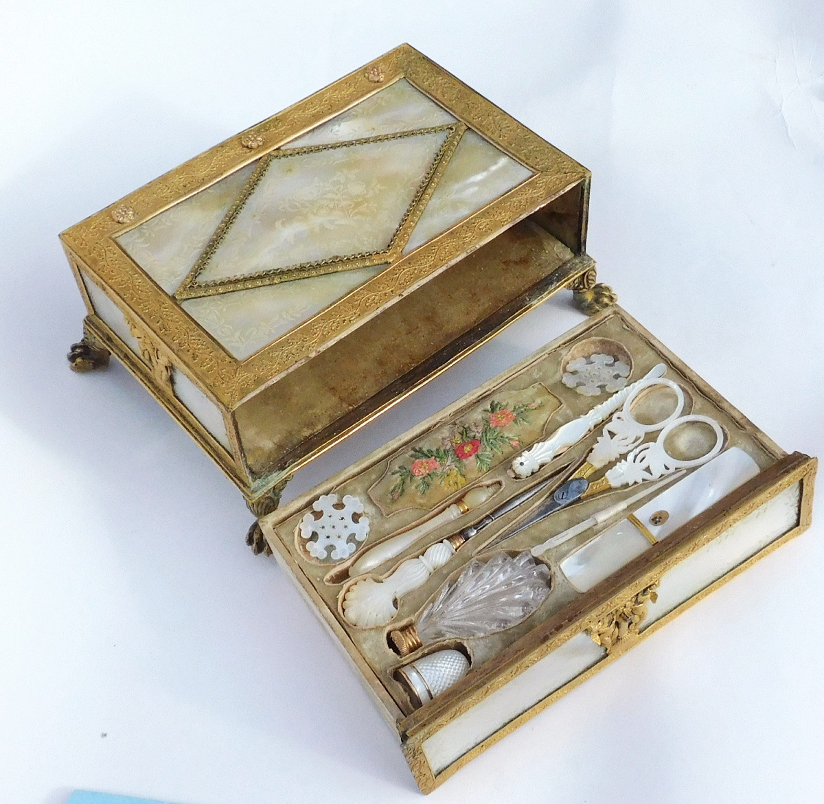Sewing Kit In A Mother-of-pearl Box, Palais Royal, Early 19th Century, With Scissors, Serger, And Case. -photo-4