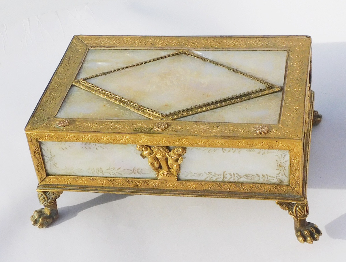 Sewing Kit In A Mother-of-pearl Box, Palais Royal, Early 19th Century, With Scissors, Serger, And Case. -photo-6