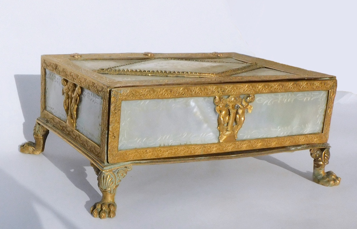 Sewing Kit In A Mother-of-pearl Box, Palais Royal, Early 19th Century, With Scissors, Serger, And Case. -photo-8
