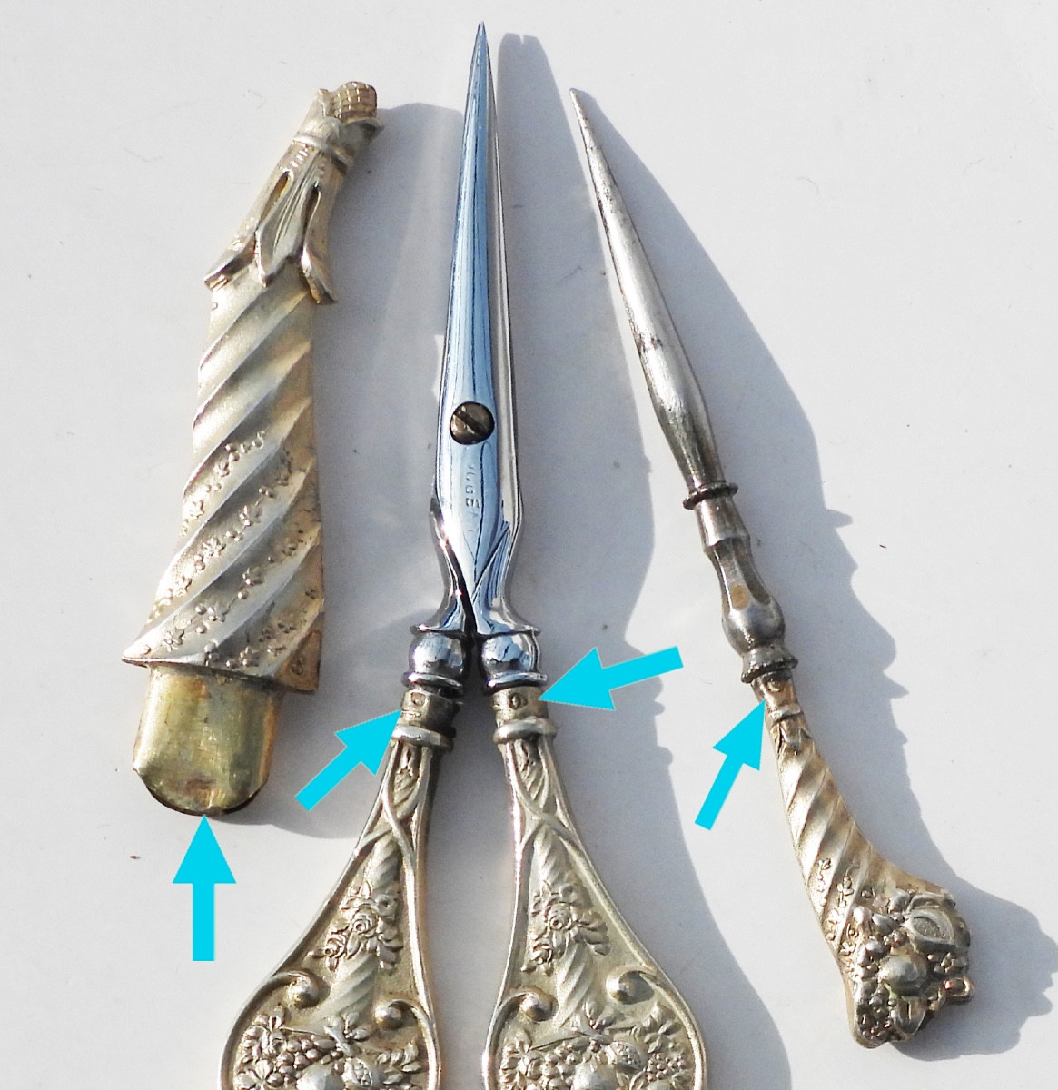 Late 19th Century Silver-gilt Sewing Kit With Cornucopia Motif-photo-1