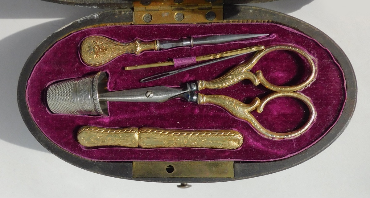 Nécessaire de couture en vermeil coffret marqueté XIXe Napoléon III ciseaux dé à coudre -photo-2