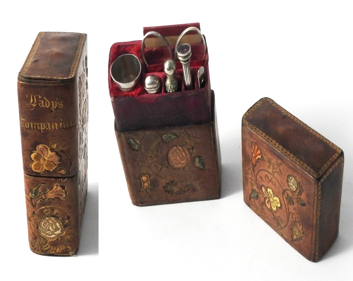 Etui forme livre Nécessaire de couture ancien Lady's Companion XIXe siècle ciseaux dé à coudre 