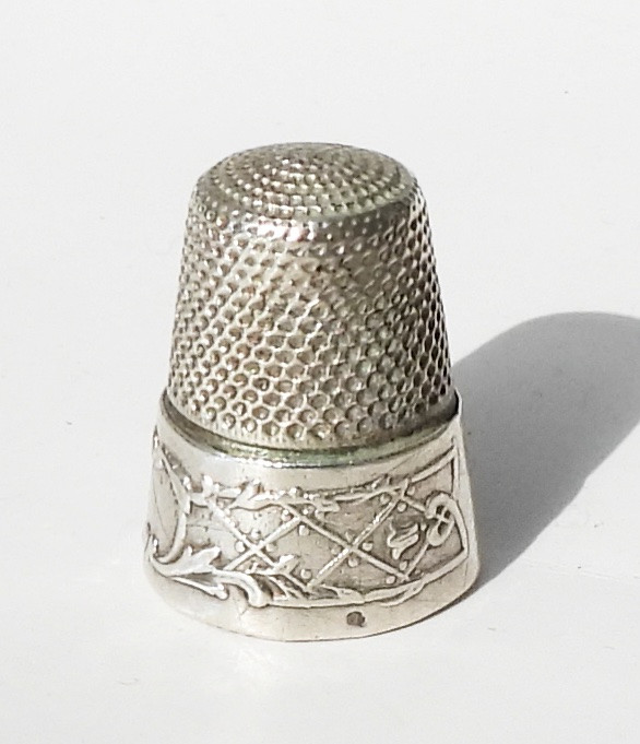 Early 20th Century Solid Silver Sewing Kit: Scissors, Thimble, Crochet Hook, Measuring Tape-photo-3