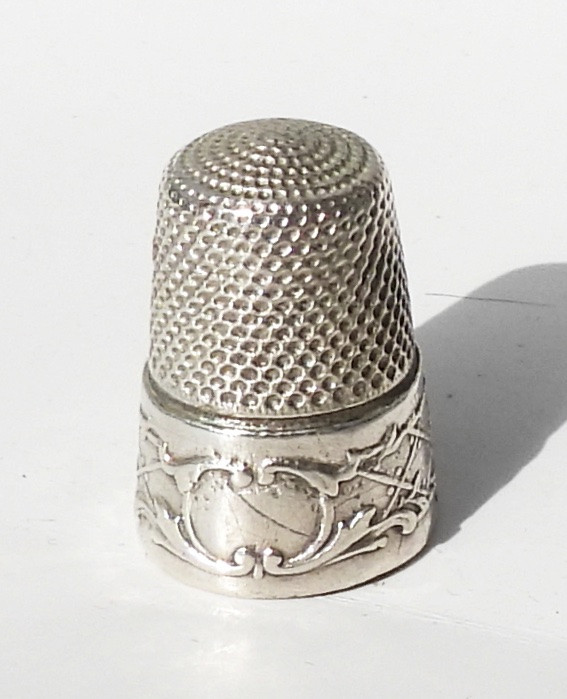 Early 20th Century Solid Silver Sewing Kit: Scissors, Thimble, Crochet Hook, Measuring Tape-photo-4