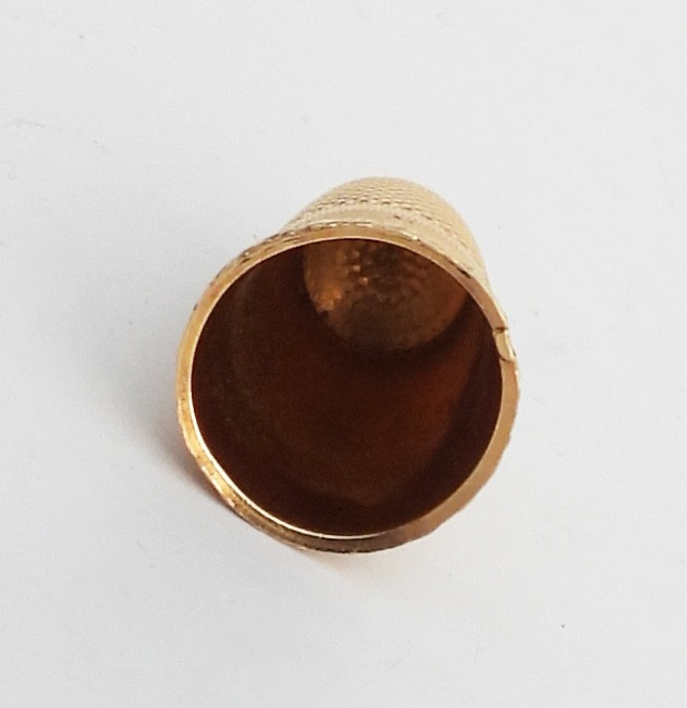 18-karat Solid Gold Thimble, Late 19th/early 20th Century, Sewing Kit-photo-1