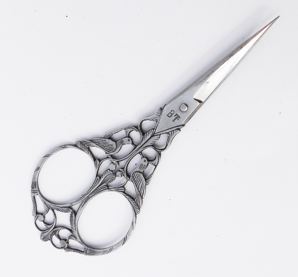 Paire de ciseaux à broder Italienne  Dentelle d'Acier Bartolomeo Terzano XIXe siècle-photo-2