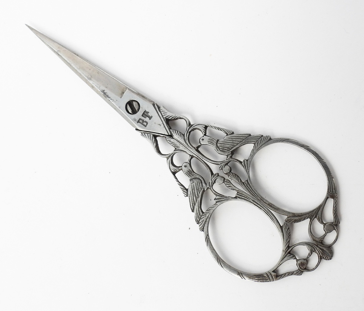 Paire de ciseaux à broder Italienne  Dentelle d'Acier Bartolomeo Terzano XIXe siècle-photo-3