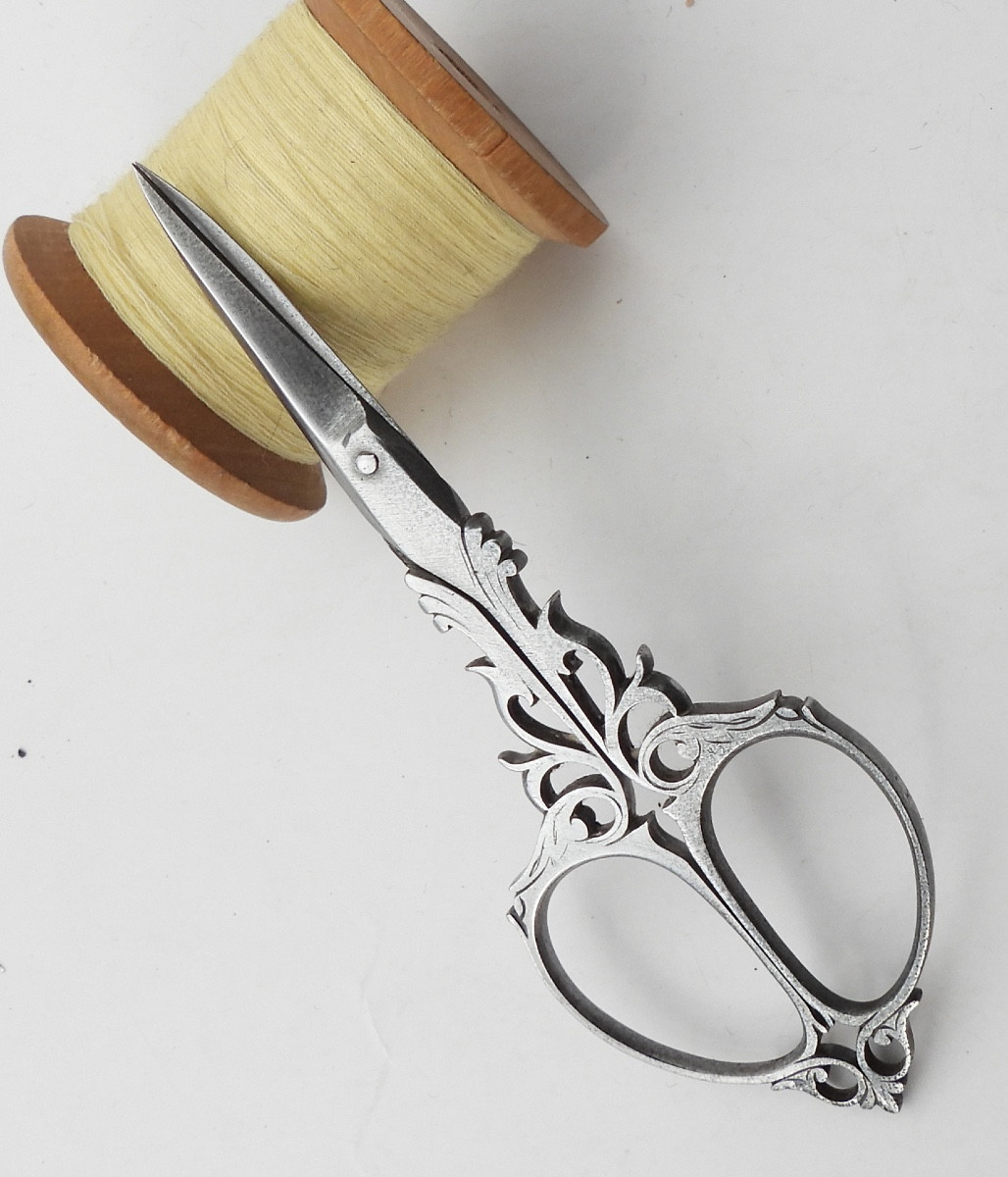 Ciseaux à broder anciens XIXe en acier nécessaire couture -photo-3