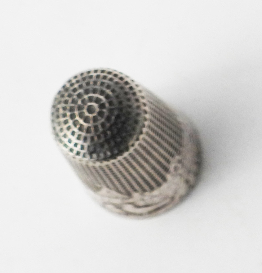 Dé à coudre ancien  en argent massif fable de la Fontaine "Les deux pigeons" début XXe-photo-4