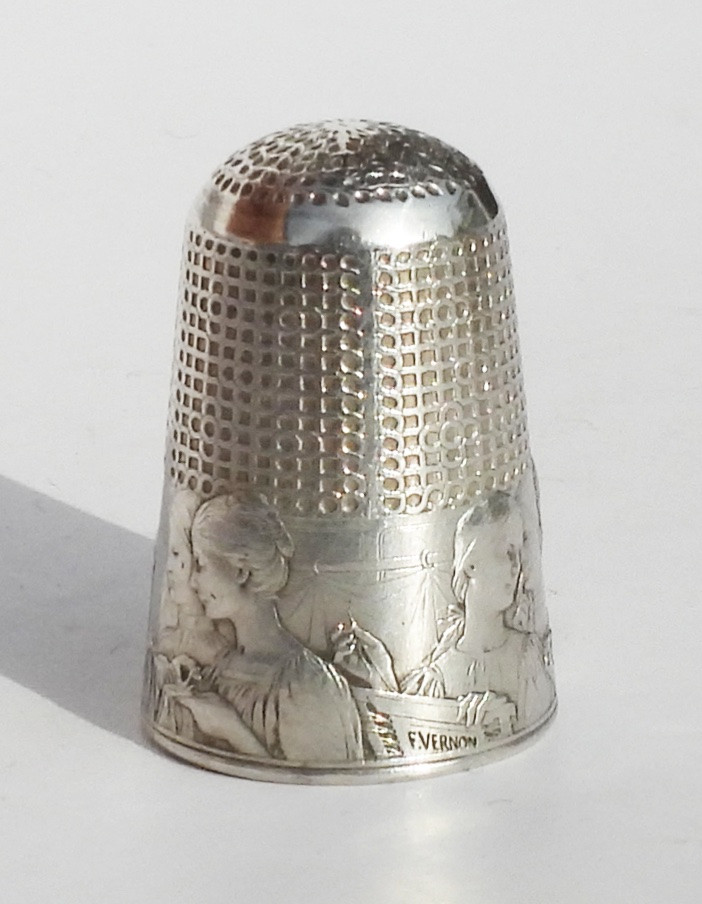 Dé à coudre  argent massif Art Nouveau les fileuses de Vernon début XIXe nécessaire couture-photo-1