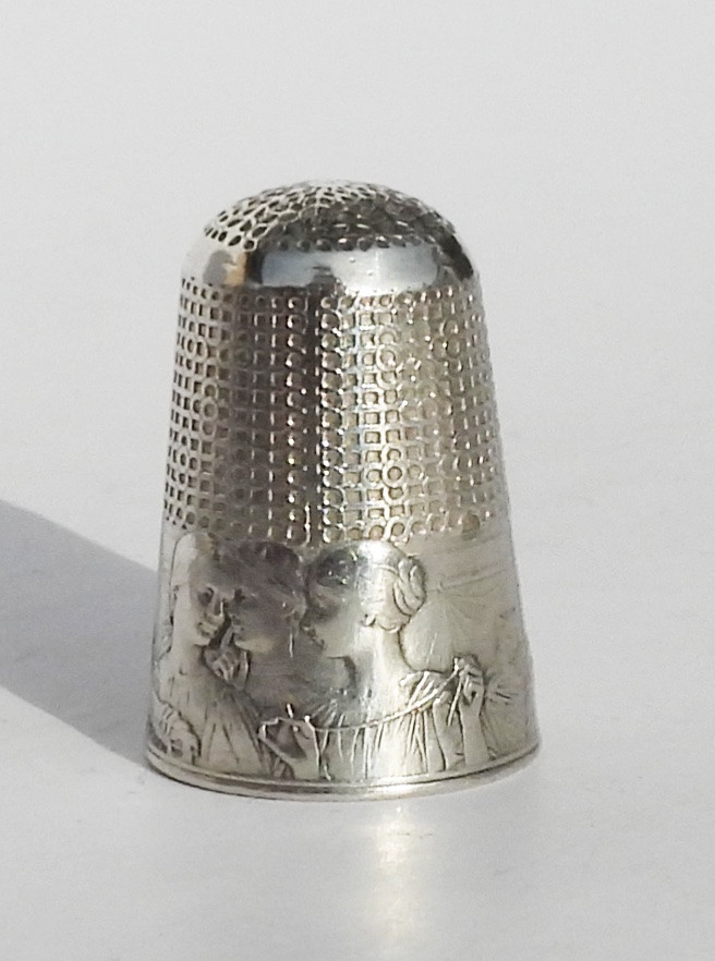 Dé à coudre  argent massif Art Nouveau les fileuses de Vernon début XIXe nécessaire couture-photo-2