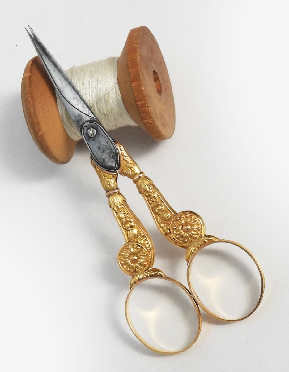 ciseaux à broder en or 18 carats début 19eme nécessaire de couture-photo-2