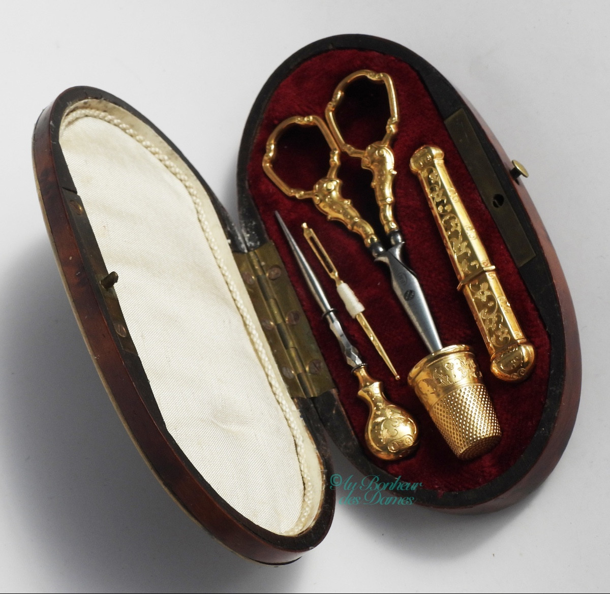 Sewing Set In Solid 18-carat Gold, Late 19th Century Napoleon III Sewing Scissors-photo-2