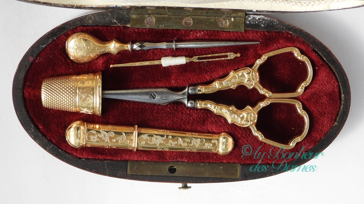 Sewing Set In Solid 18-carat Gold, Late 19th Century Napoleon III Sewing Scissors-photo-3