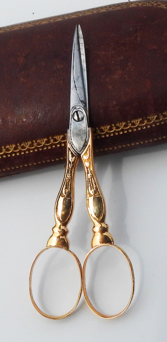 18-karat Gold Embroidery Scissors From The Early 19th Century, Part Of A Sewing Kit-photo-1