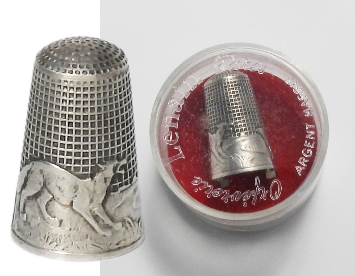 Solid Silver Thimble Featuring La Fontaine's Fable "the Wolf And The Lamb," In Its Original Box, Early 20th Century