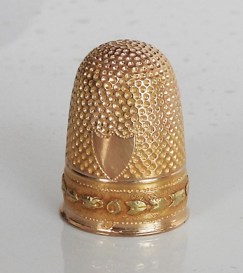 18k Solid Gold Thimble. Early 19th-century Sewing Kit-photo-3