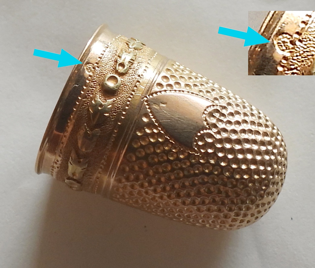Dé à coudre en or massif 18K. début XIXe nécessaire de couture-photo-2