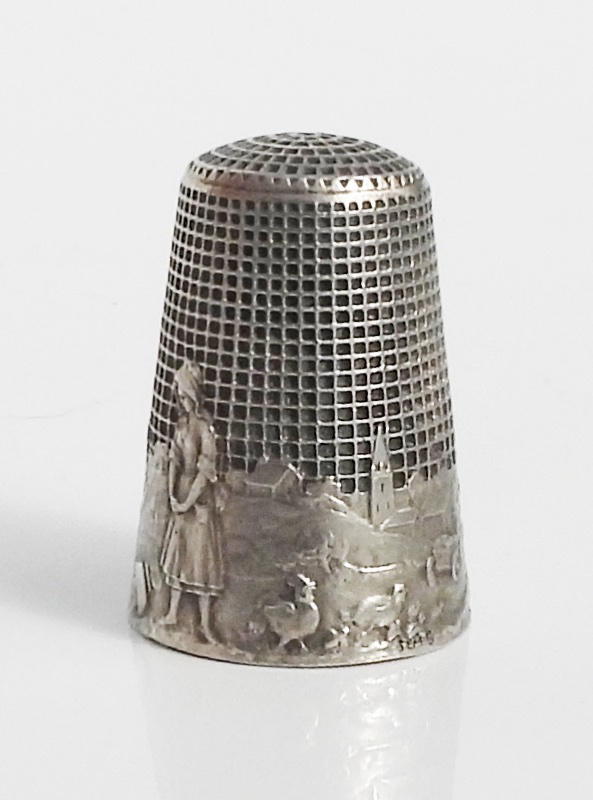 Fab Le De La Fontaine Perette Solid Silver Thimble And The Milk Jug Used For Sewing-photo-2