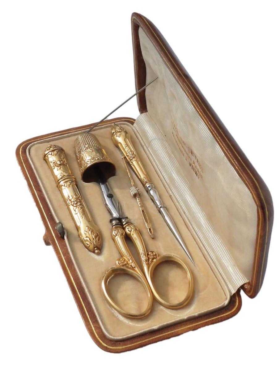 Sewing Kit, Vermeil, Late 19th–early 20th Century: Scissors, Thimble, Needle Case-photo-3