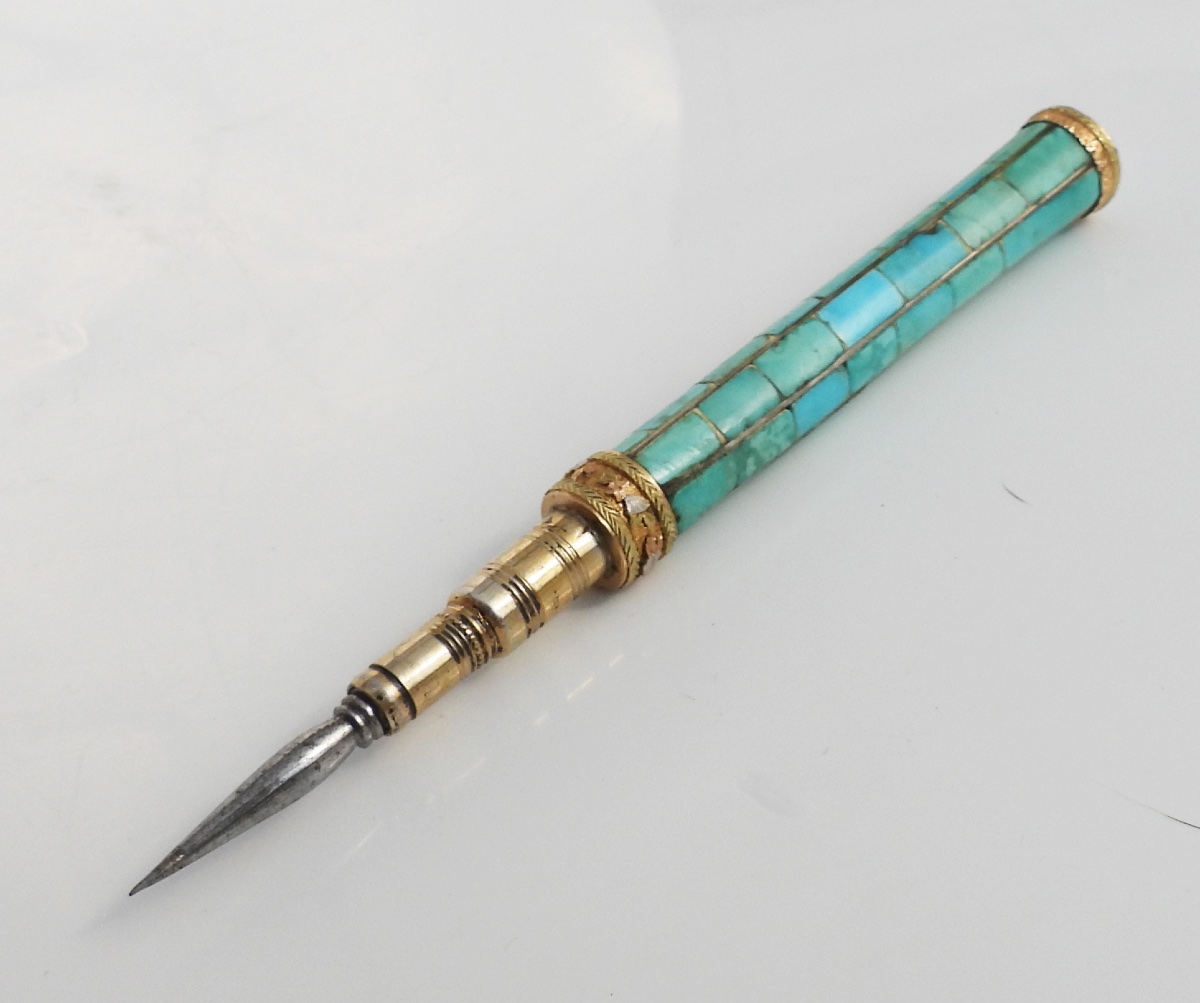 19th-century Embroidery Sewing Punch, Gold With Turquoises, For A Sewing Kit-photo-2