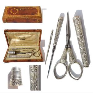 Sewing Kit Late 19th Century Sterling Silver Embroidery Scissors Thimble Needle Case