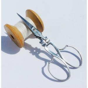 Paire de ciseaux à broder en acier nécessaire couture ancien brodeuse  début XXe
