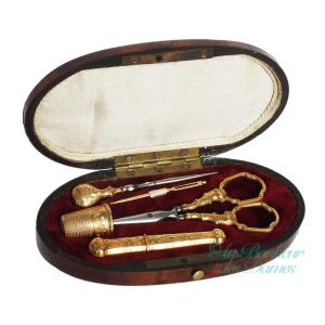 Sewing Set In Solid 18-carat Gold, Late 19th Century Napoleon III Sewing Scissors